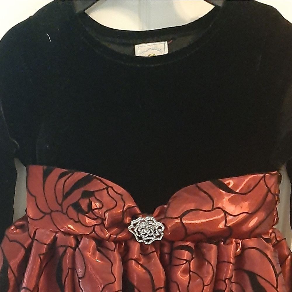 Christmas Holiday Dress in Black and Burgundy. SZ 5